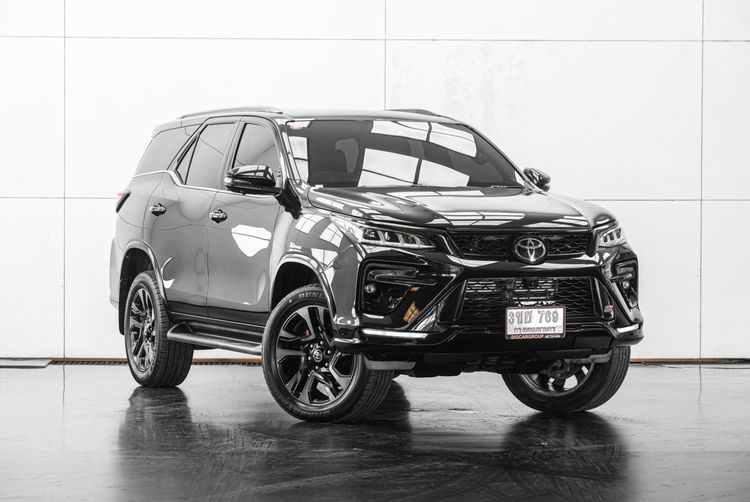 Toyota Fortuner 2022 2.8 GR Sport Black Top 4WD Utility-car ดีเซล ไม่ติดแก๊ส เกียร์อัตโนมัติ ดำ
