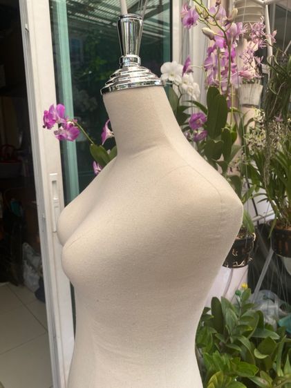 หุ่นโชว์เสื้อผ้ามือสอง รูปที่ 4