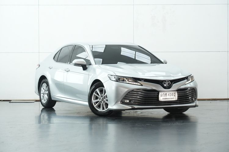 รถ Toyota Camry 2.0 G Extremo สี เทา