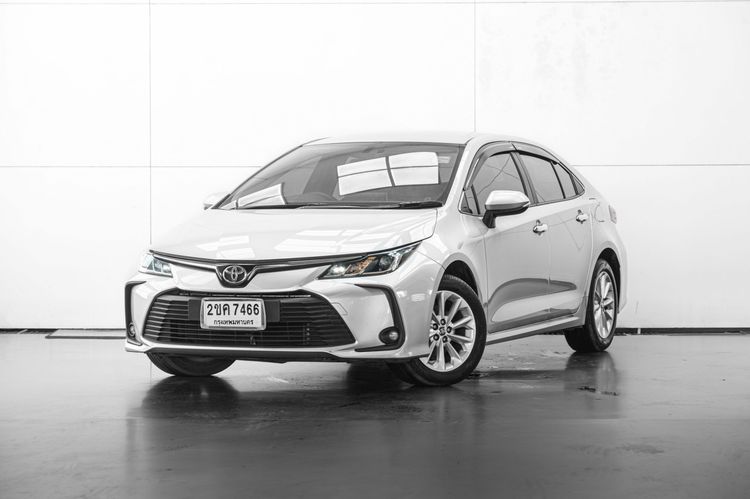 รถ Toyota Altis 1.6 G สี เทา