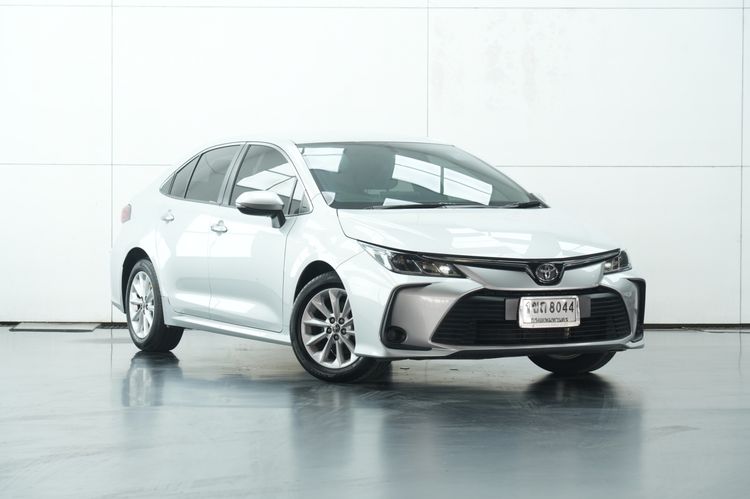 รถ Toyota Altis 1.6 G สี เทา