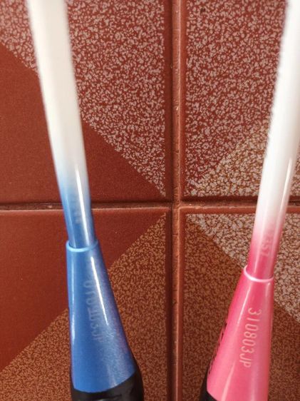 ไม้แบดมินตันมือหนึ่งยี่ห้อYONEXรุ่นGR-400แพ๊คคู่ รูปที่ 6