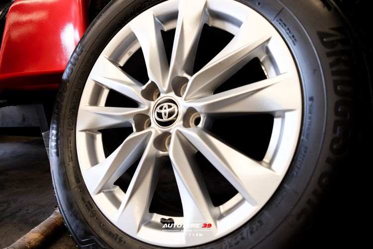 ล้อติดรถพร้อมยาง Toyota Cross ขอบ 17 Bridgestone ปี 21 รูปที่ 4