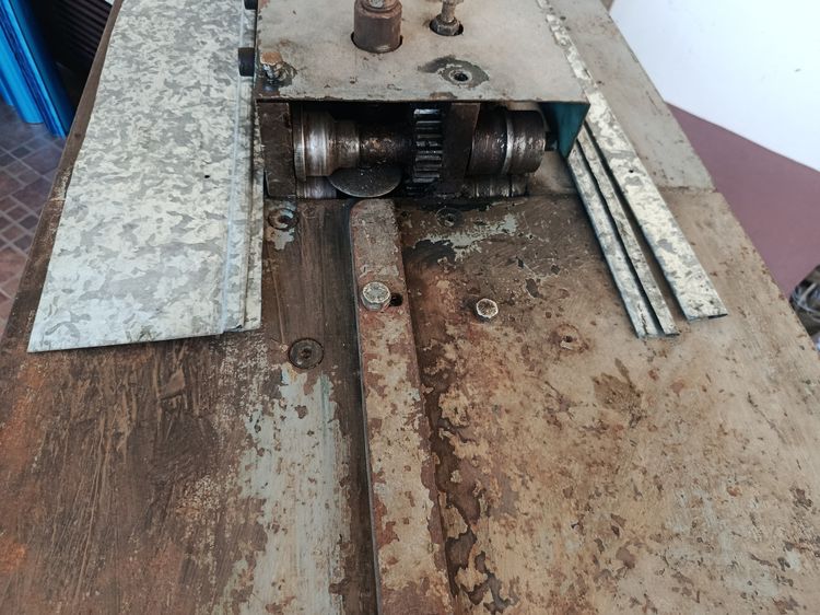 ขายเครื่องรีดตะเข็บ สังกะสี มือสอง (ยี่ห้อ จ.ถาวร) ตะเข็บ Vale ,งานหุ้มฉนวน  รูปที่ 4