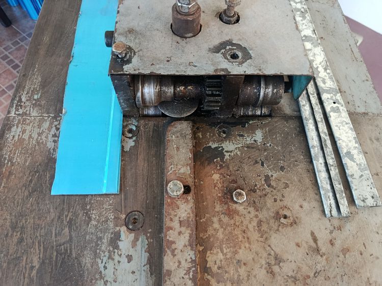 ขายเครื่องรีดตะเข็บ สังกะสี มือสอง (ยี่ห้อ จ.ถาวร) ตะเข็บ Vale ,งานหุ้มฉนวน  รูปที่ 3