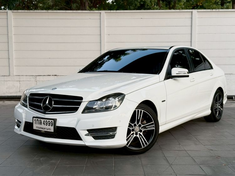 Mercedes-Benz C-Class 2014 C200 CGI Sedan เบนซิน ไม่ติดแก๊ส เกียร์อัตโนมัติ ขาว รูปที่ 3