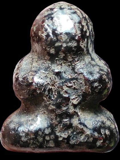 พระปิดตาถักเชือกลงรักครับ