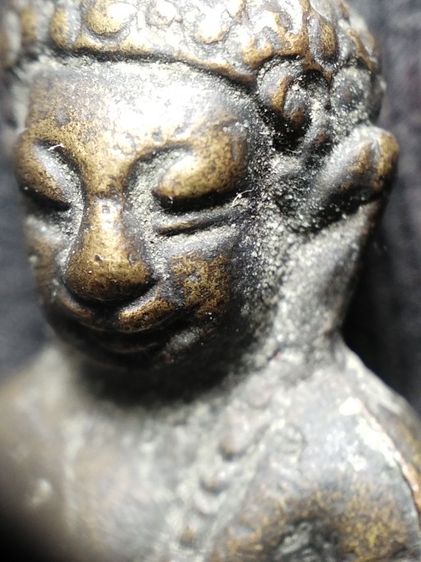 พระกิ่งหล่อเก่าไม่ทราบวัดครับ รูปที่ 2