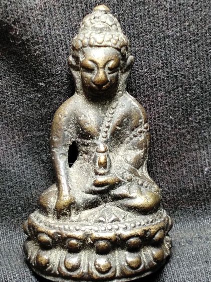 พระกิ่งหล่อเก่าไม่ทราบวัดครับ รูปที่ 18