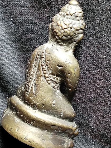 พระกิ่งหล่อเก่าไม่ทราบวัดครับ รูปที่ 11