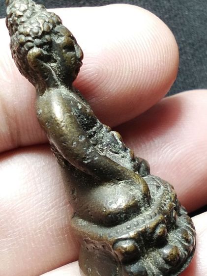 พระกิ่งหล่อเก่าไม่ทราบวัดครับ รูปที่ 12