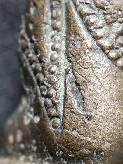 พระกิ่งหล่อเก่าไม่ทราบวัดครับ รูปที่ 15