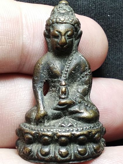 พระกิ่งหล่อเก่าไม่ทราบวัดครับ รูปที่ 8