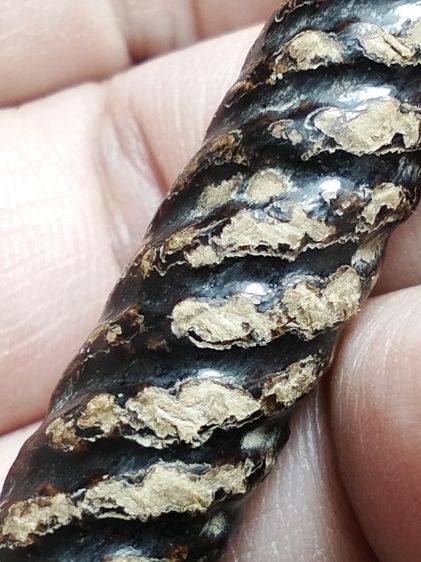 ตะกรุดเก่าลงรักถักเชือกไม่ทราบคณาจารย์ครับ รูปที่ 12