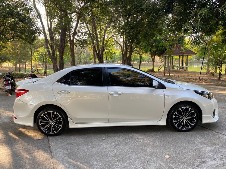 รถ Toyota Altis 1.8 Esport สี ขาว