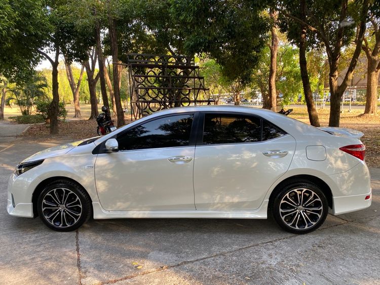 Toyota Altis 2015 1.8 Esport Sedan เบนซิน ไม่ติดแก๊ส เกียร์อัตโนมัติ ขาว รูปที่ 2