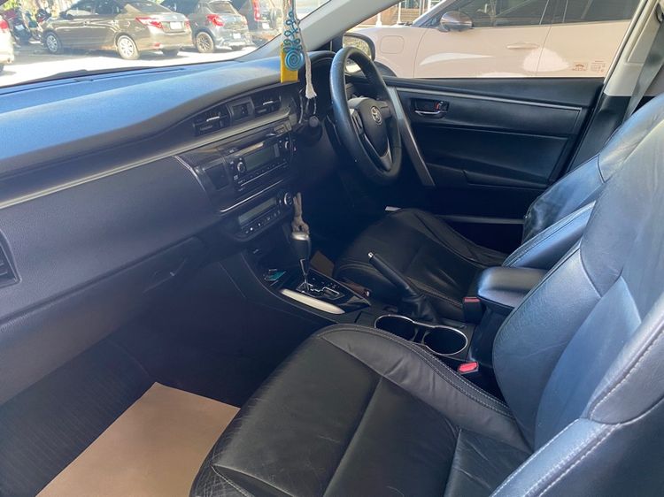 Toyota Altis 2015 1.8 Esport Sedan เบนซิน ไม่ติดแก๊ส เกียร์อัตโนมัติ ขาว รูปที่ 3