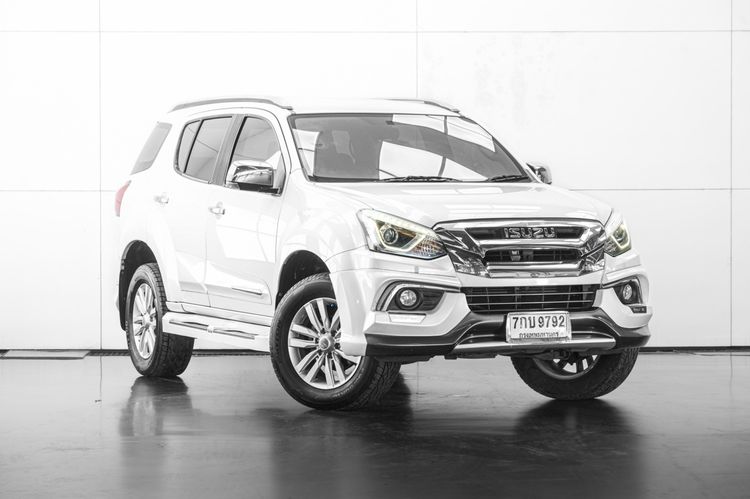รถ Isuzu MU-X 1.9 สี ขาว