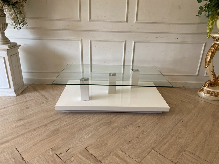 โต๊ะกลาง ท็อปกระจก ขาสเเตนเลส สีขาว รูปที่ 2