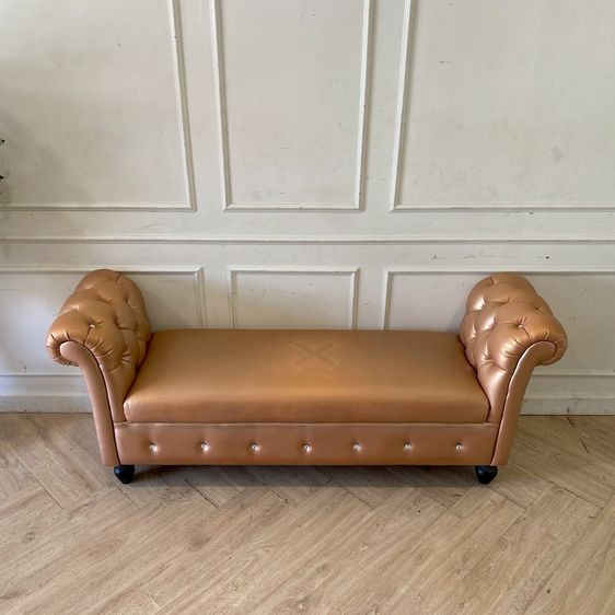 เก้าอี้อาร์มแชร์ ขาไม้ เบาะหนัง ดึงกระดุม สีโรสโกลด์ รูปที่ 3