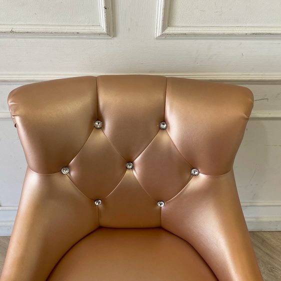 เก้าอี้ ขาไม้ เบาะหนัง ดึงกระดุม สีโรสโกลด์ รูปที่ 5