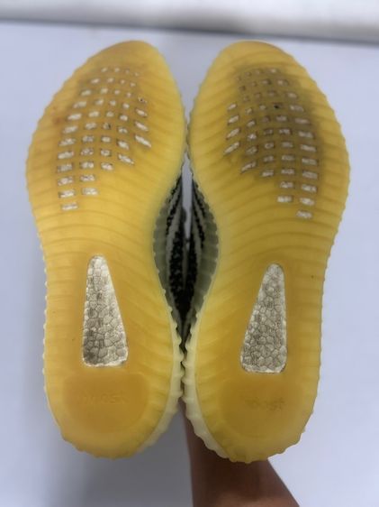 รองเท้า adidas yeezy รูปที่ 11