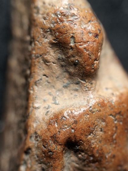 พระนางพญาเนื้อดินครับ รูปที่ 3