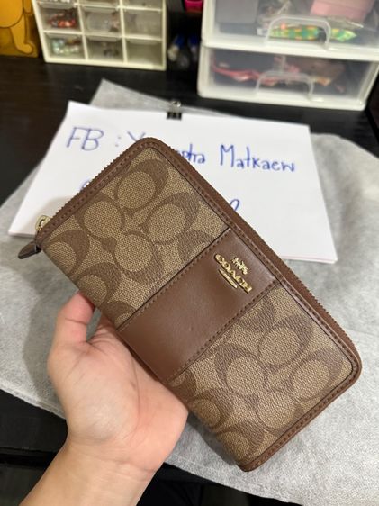 กระเป๋าสตางค์ Coach 