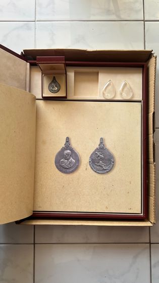 เหรียญพระมหาชนก เนื้อเงินพิมพ์ใหญ่ พิมพ์นิยม ป ขาด ของใหม่เก่าเก็บไม่ผ่านการใช้งาน รูปที่ 8