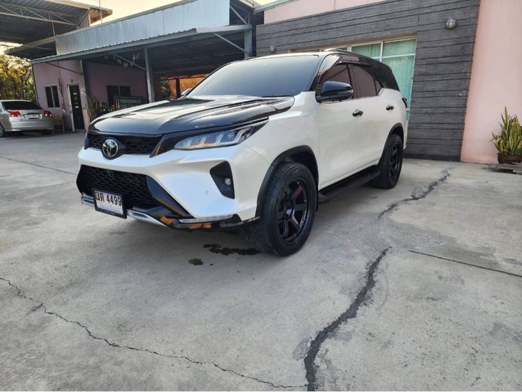 Toyota Fortuner 2021 2.8 LEGENDER 4WD AT Utility-car ดีเซล ไม่ติดแก๊ส เกียร์อัตโนมัติ ขาว รูปที่ 2