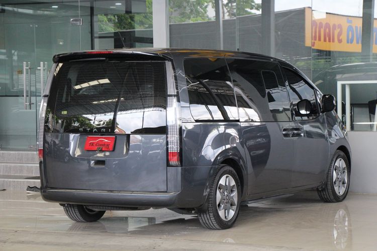Hyundai Staria 2023 2.2 SEL Utility-car ดีเซล ไม่ติดแก๊ส เกียร์อัตโนมัติ เทา รูปที่ 2
