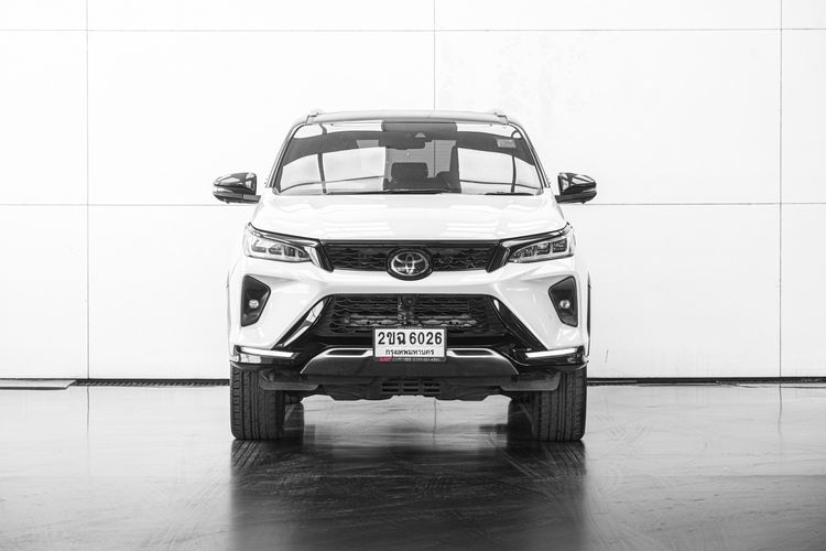 Toyota Fortuner 2021 2.8 LEGENDER 2WD AT Utility-car ดีเซล ไม่ติดแก๊ส เกียร์อัตโนมัติ ขาว รูปที่ 3
