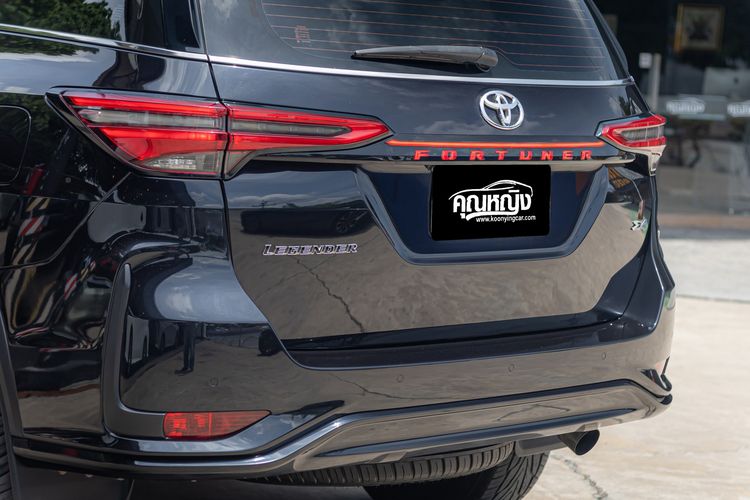 Toyota Fortuner 2021 2.4 Legender 4WD Utility-car ดีเซล ไม่ติดแก๊ส เกียร์อัตโนมัติ ดำ รูปที่ 4