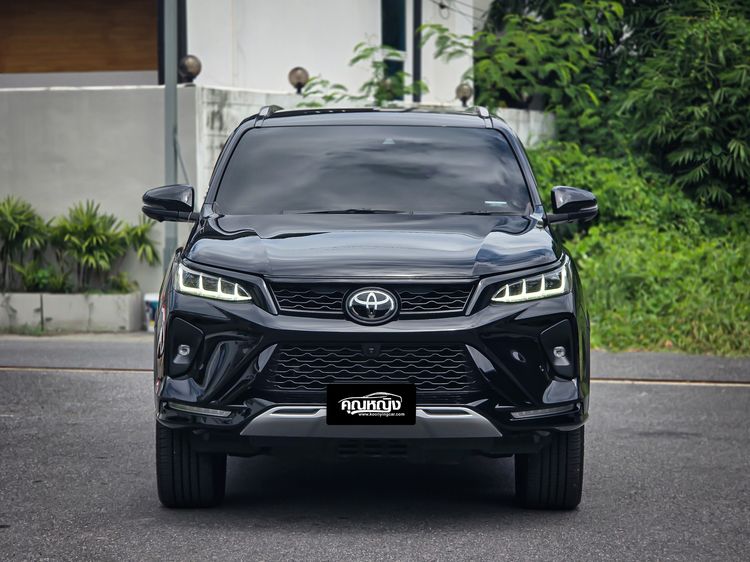 Toyota Fortuner 2021 2.8 Legender 4WD Utility-car ดีเซล ไม่ติดแก๊ส เกียร์อัตโนมัติ ดำ รูปที่ 3