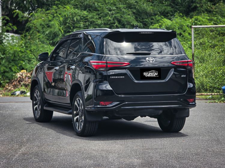 Toyota Fortuner 2021 2.8 Legender 4WD Utility-car ดีเซล ไม่ติดแก๊ส เกียร์อัตโนมัติ ดำ รูปที่ 2