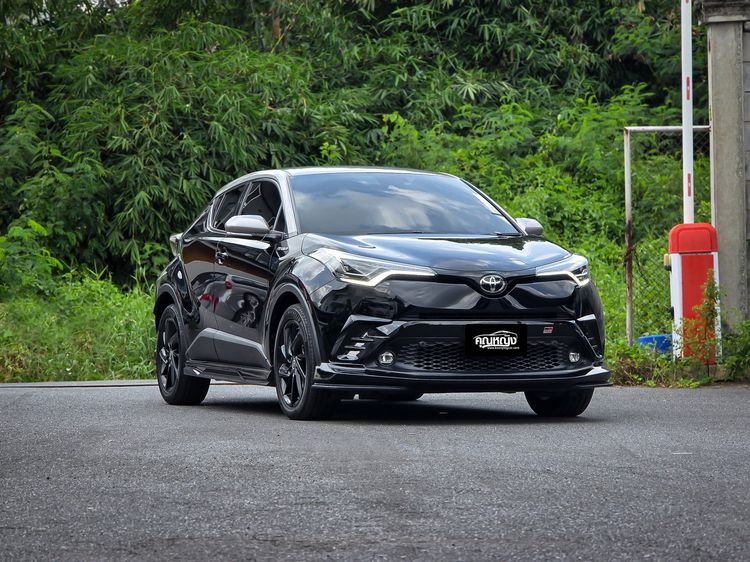 รถ Toyota C-HR 1.8 HEV GR Sport สี ดำ