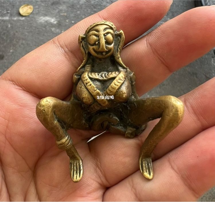 แม่เป๋อแหวก สร้อยสังวายล์เก่า 