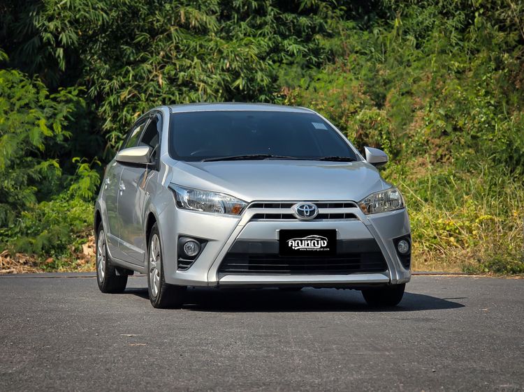 รถ Toyota Yaris 1.2 E สี เทา