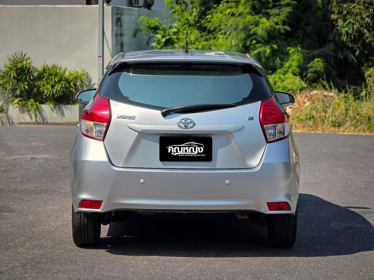Toyota Yaris 2015 1.2 E Sedan เบนซิน ไม่ติดแก๊ส เกียร์อัตโนมัติ เทา รูปที่ 4