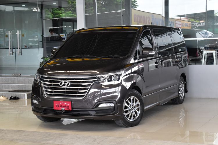 รถ Hyundai H-1  2.5 Elite สี น้ำตาล
