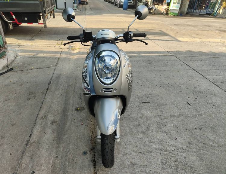 🛵ยังไงก็ขาย SCOOPY-i ปี 59 เครื่องดี สีสวย สตาร์ทมือ เล่มชุดโอนครบ+เปลี่ยนถ่ายน้ำมันเครื่องฟรี ส่งฟรี30 ก.ม รูปที่ 3