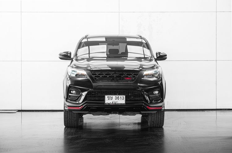 Toyota Fortuner 2019 2.8 V TRD Sportivo Black Top 4WD Utility-car ดีเซล ไม่ติดแก๊ส เกียร์อัตโนมัติ ดำ รูปที่ 3