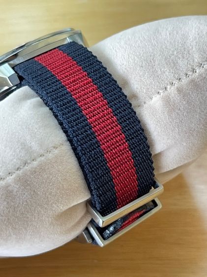 GUCCI GG2570 Blue Dial 41 mm Blue and Red Nylon Watch YA142303 รูปที่ 7