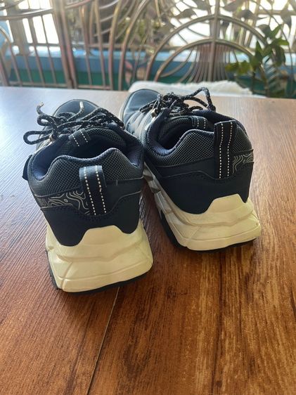 รองเท้าผ้าใบ รูปที่ 4