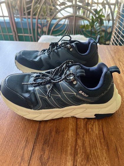 รองเท้าผ้าใบ รูปที่ 3