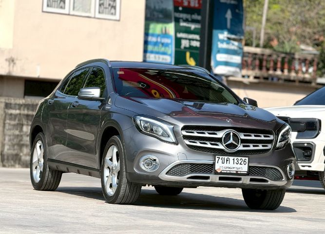 Mercedes-Benz GLA-Class 2019 GLA200 เบนซิน เกียร์อัตโนมัติ เทา รูปที่ 3