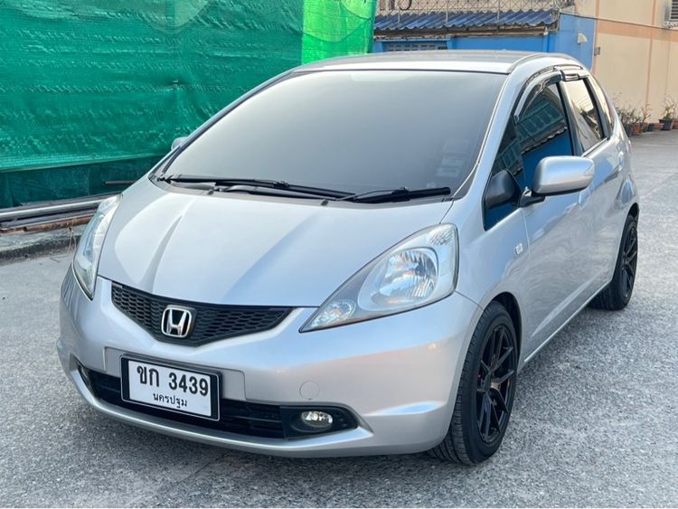 รถ Honda Jazz 1.5 V สี บรอนซ์เงิน