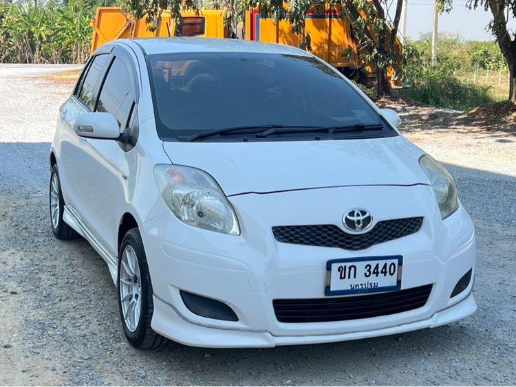 รถ Toyota Yaris 1.5 E Limited สี ขาว
