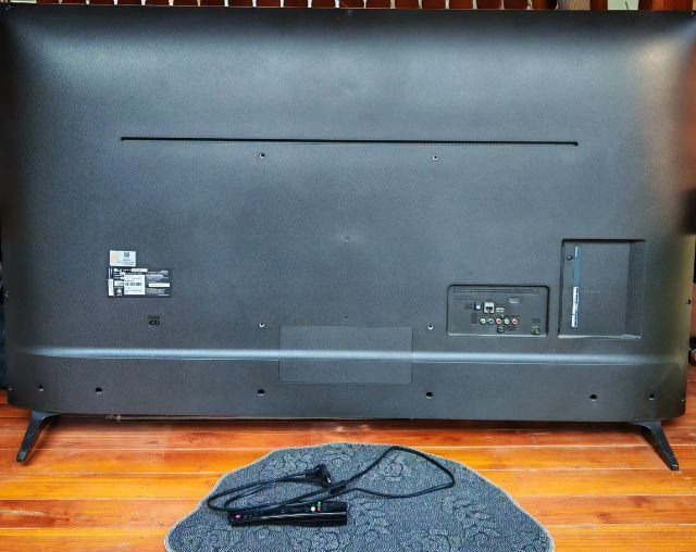 ขายSmart TV. 55นิ้ว LG.สภาพดีภาพเริ่มกระตุกนิดหน่อยอาจต้องเปลี่ยนจอภาพอุปกรณ์อย่างอื่นครบ