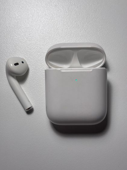 Apple AirPods 2 with wireless charging case รูปที่ 3